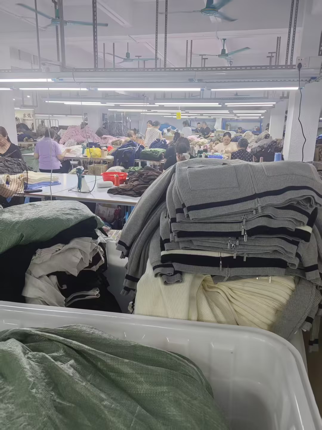 Knitting machines